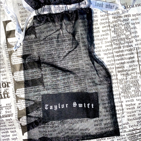 COPY[SOLD] Taylor Swift - Exclusive Polaroid Films - Picture 10 of 12